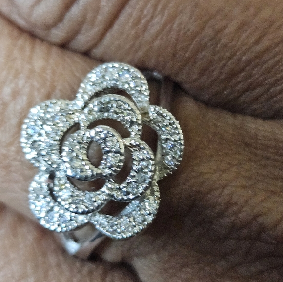 Fashion Rings - Picture 17 of 17